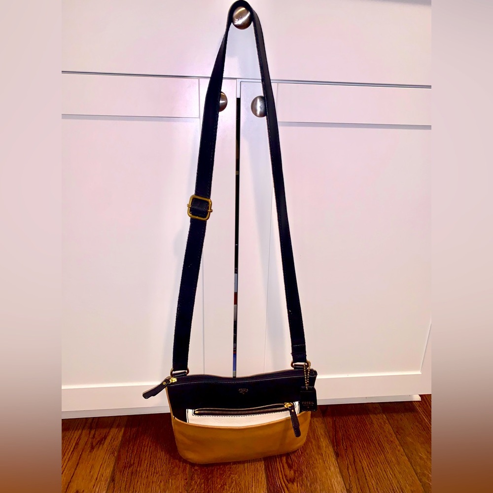 FOSSIL: Leather Crossbody Purse / Handbag: Great Design & Beautiful Colors